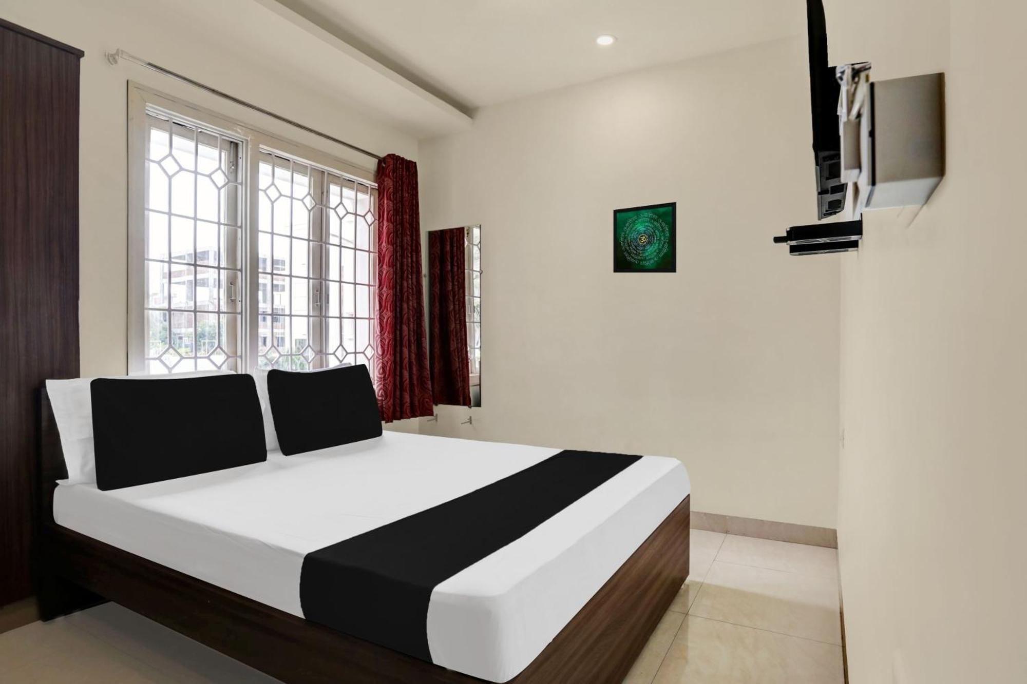 Super Hotel O Ashok Nagar Near Jntu College Kākināda Екстериор снимка