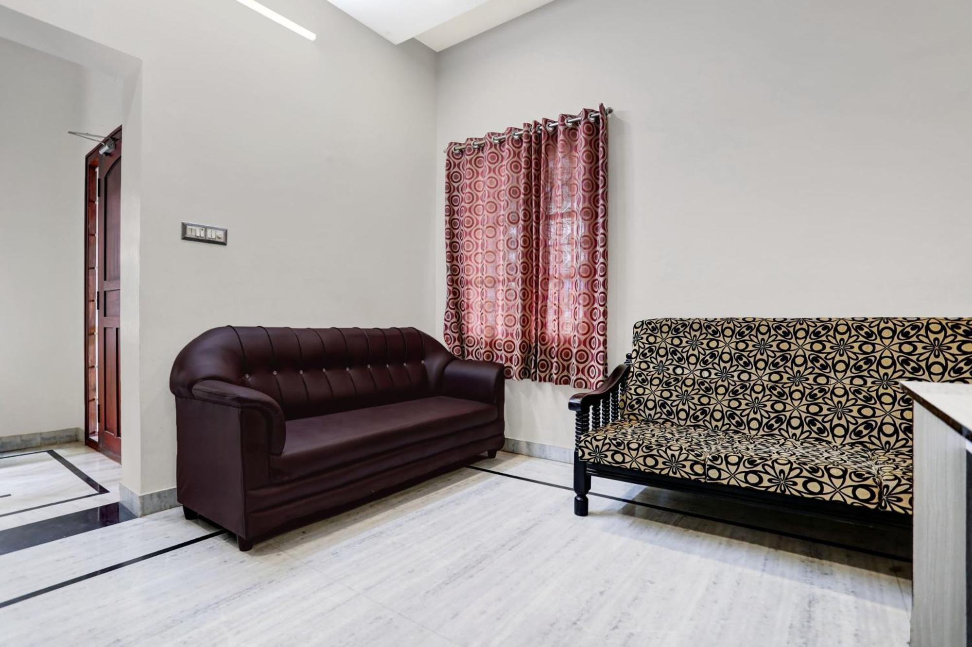 Super Hotel O Ashok Nagar Near Jntu College Kākināda Екстериор снимка
